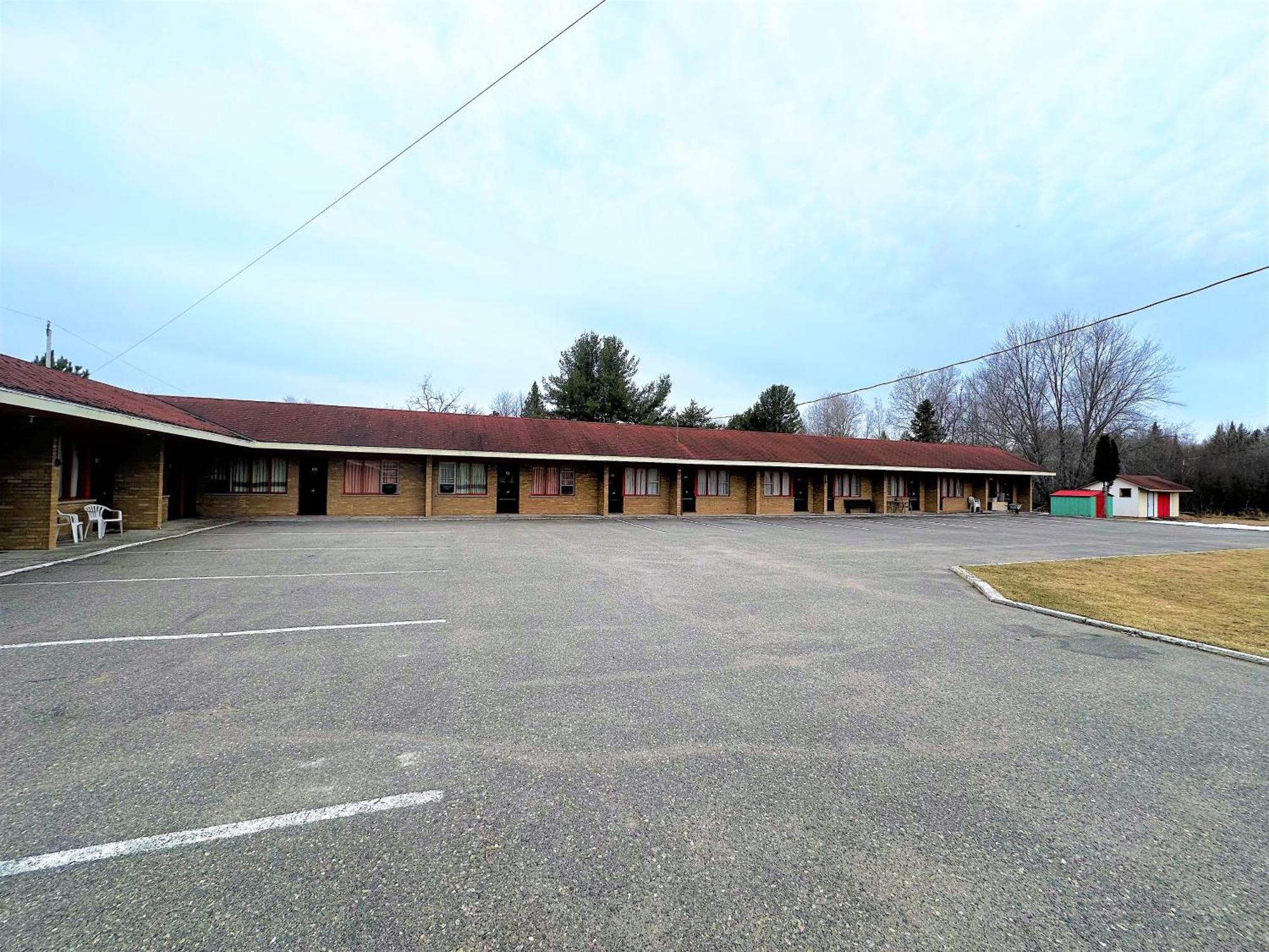 Red Top Motor Inn Iron Bridge Exterior foto