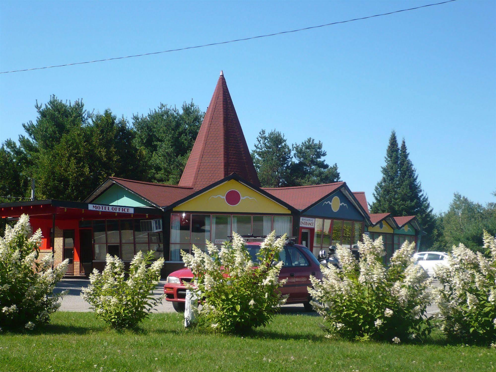Red Top Motor Inn Iron Bridge Exterior foto
