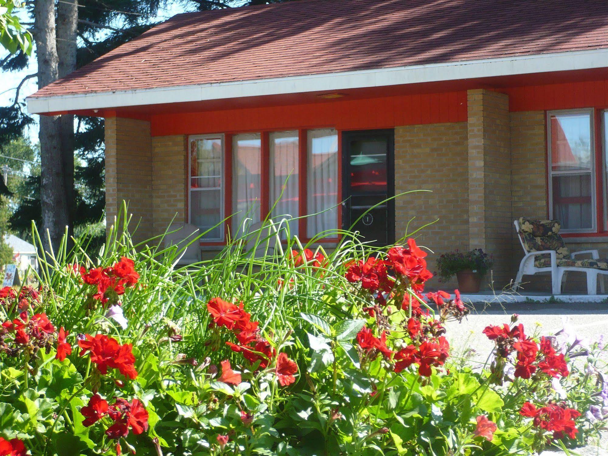 Red Top Motor Inn Iron Bridge Exterior foto
